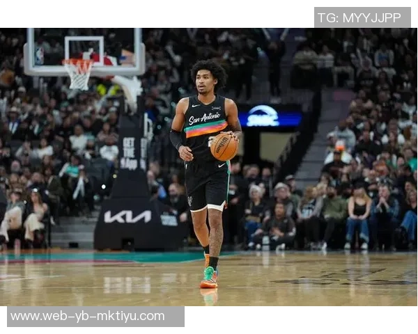 哈珀表现出色6投4中贡献9分3助攻正负值全队最高达到20分